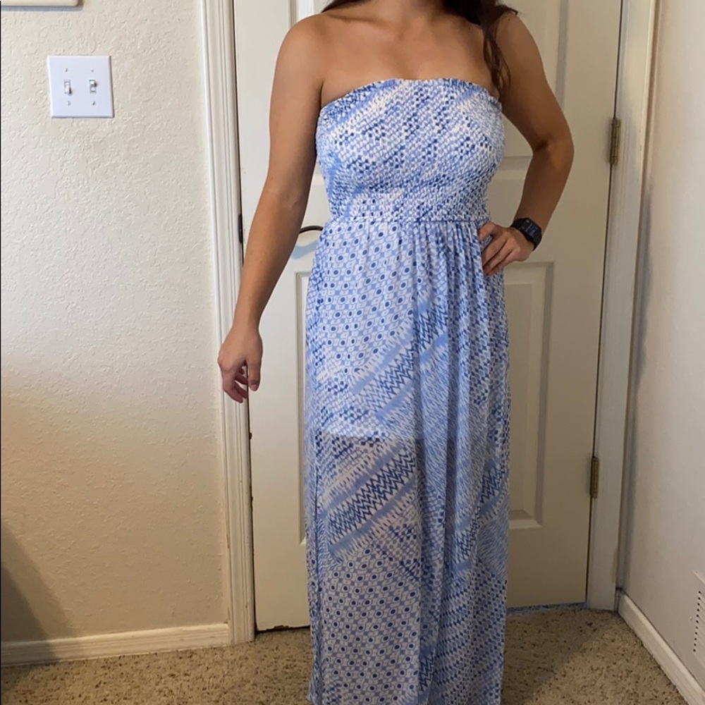 Madi dress with bilateral slits and shear bottom
